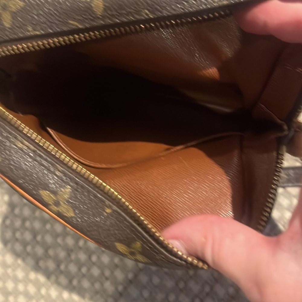 Louis Vuitton Crossbody - Picture 5 of 6